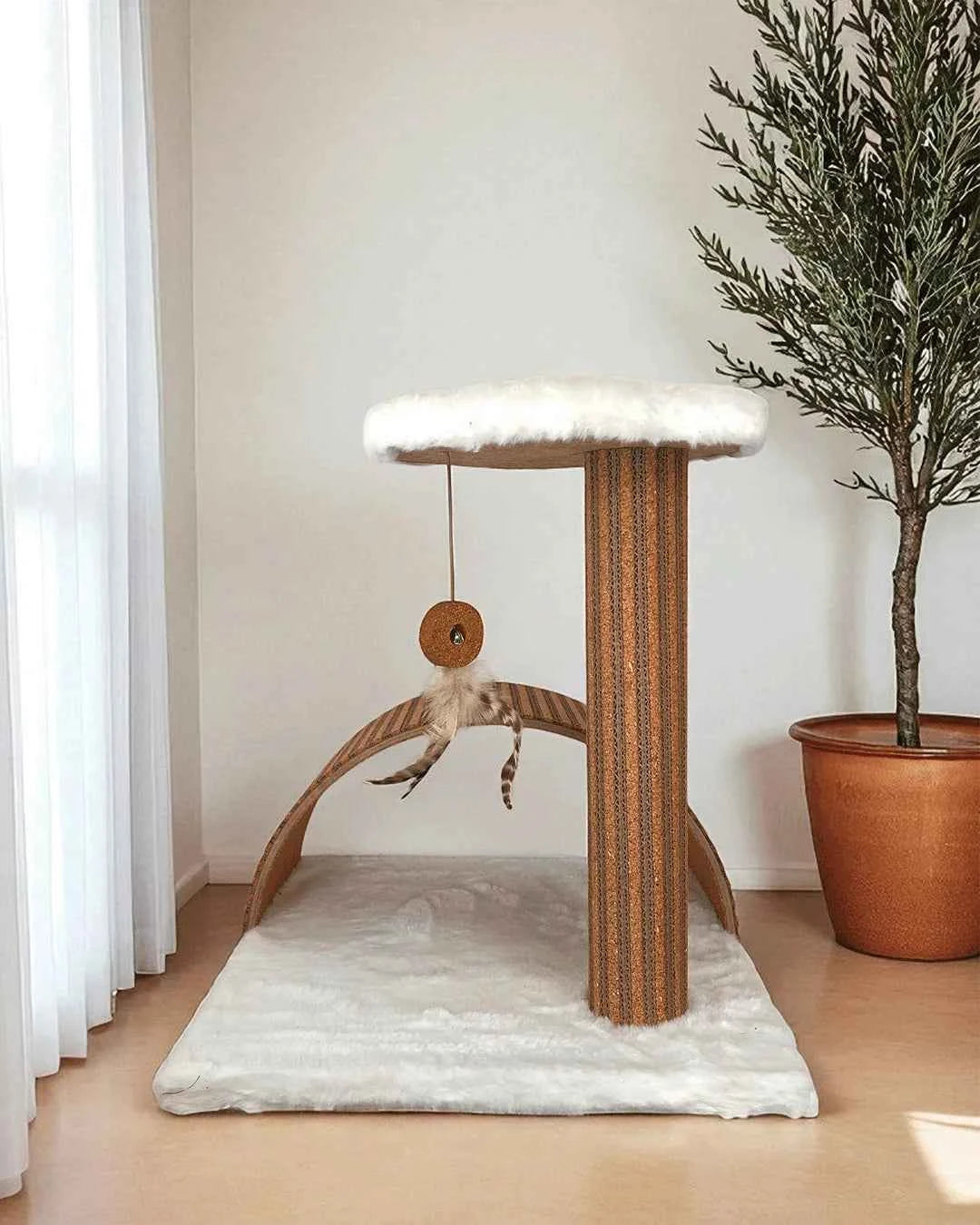 Estela Interactive Cork Scratching Post