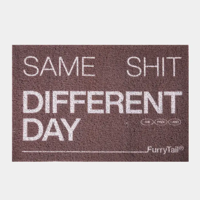 FurryTail Non-Slip Litter Mat catching tracked cat litter