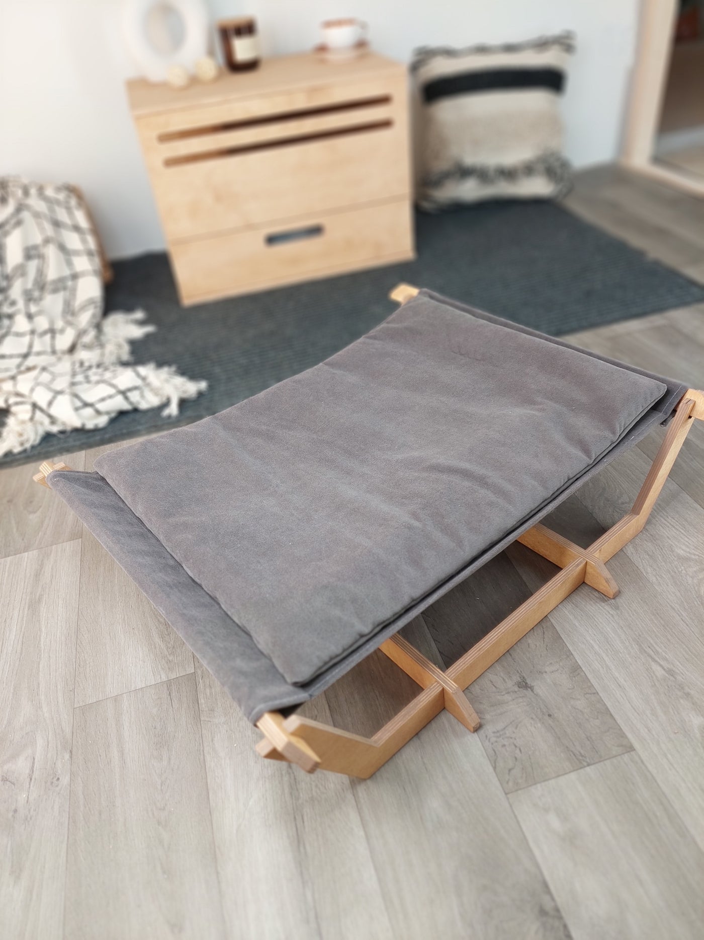 Plywood Cat Bed by Kokaa, view 3