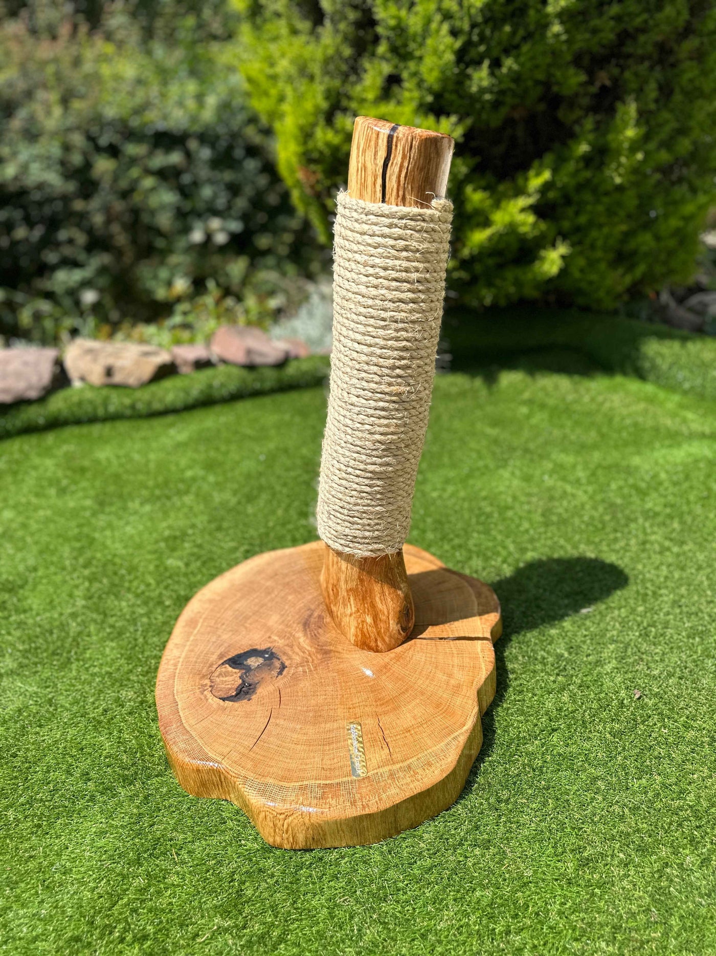 Oak Leaf Cat Scratcher