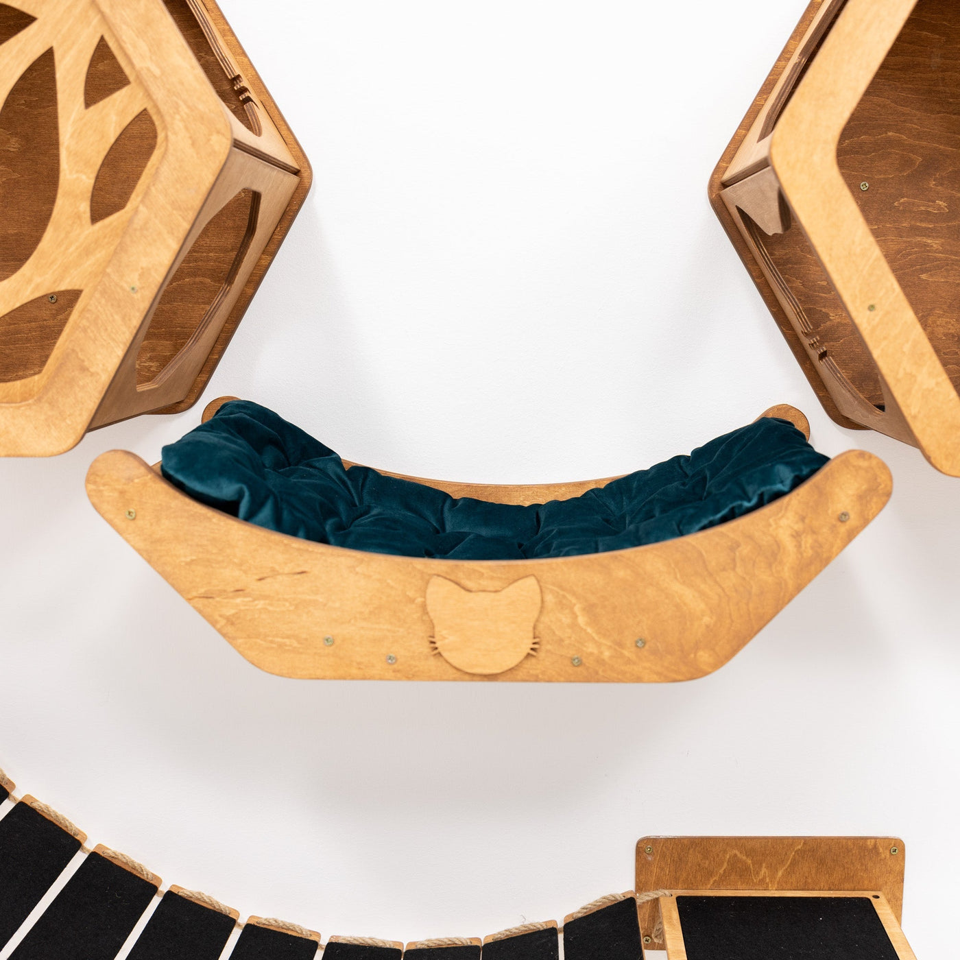 Wall Hexagon Cat House Set 2 Felt + Basket for Cats