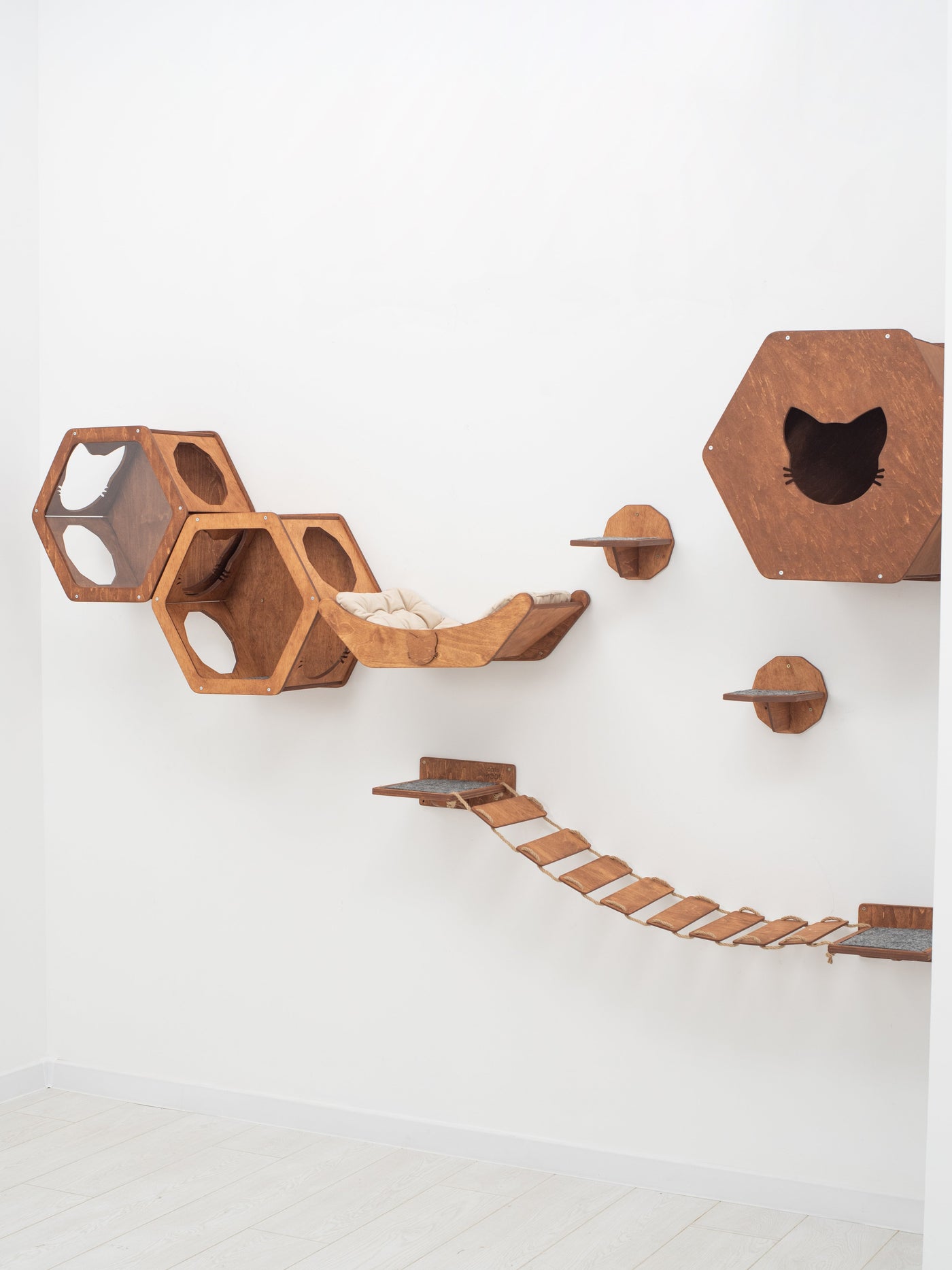 Wall Hexagon Cat House Set 3 Felt + Cat Bridge S