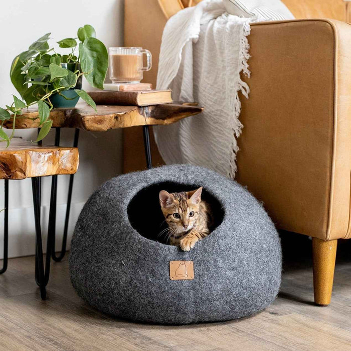 Stone Cat Cave, Round