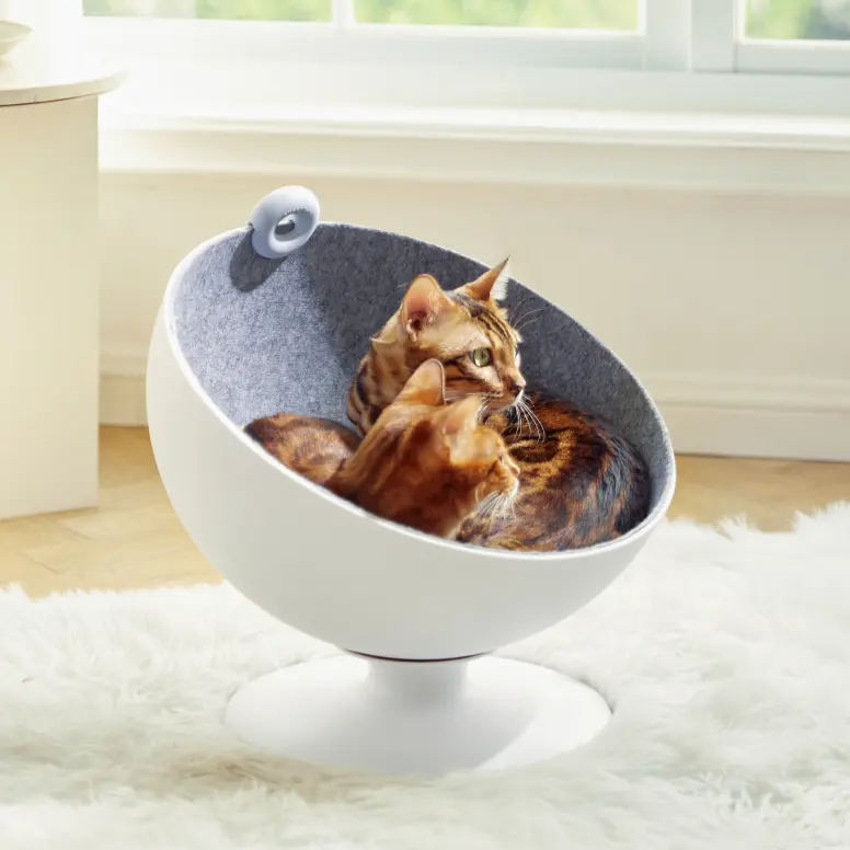 FurryTail Boss Cat Bed modern swiveling cat lounger (view 4)