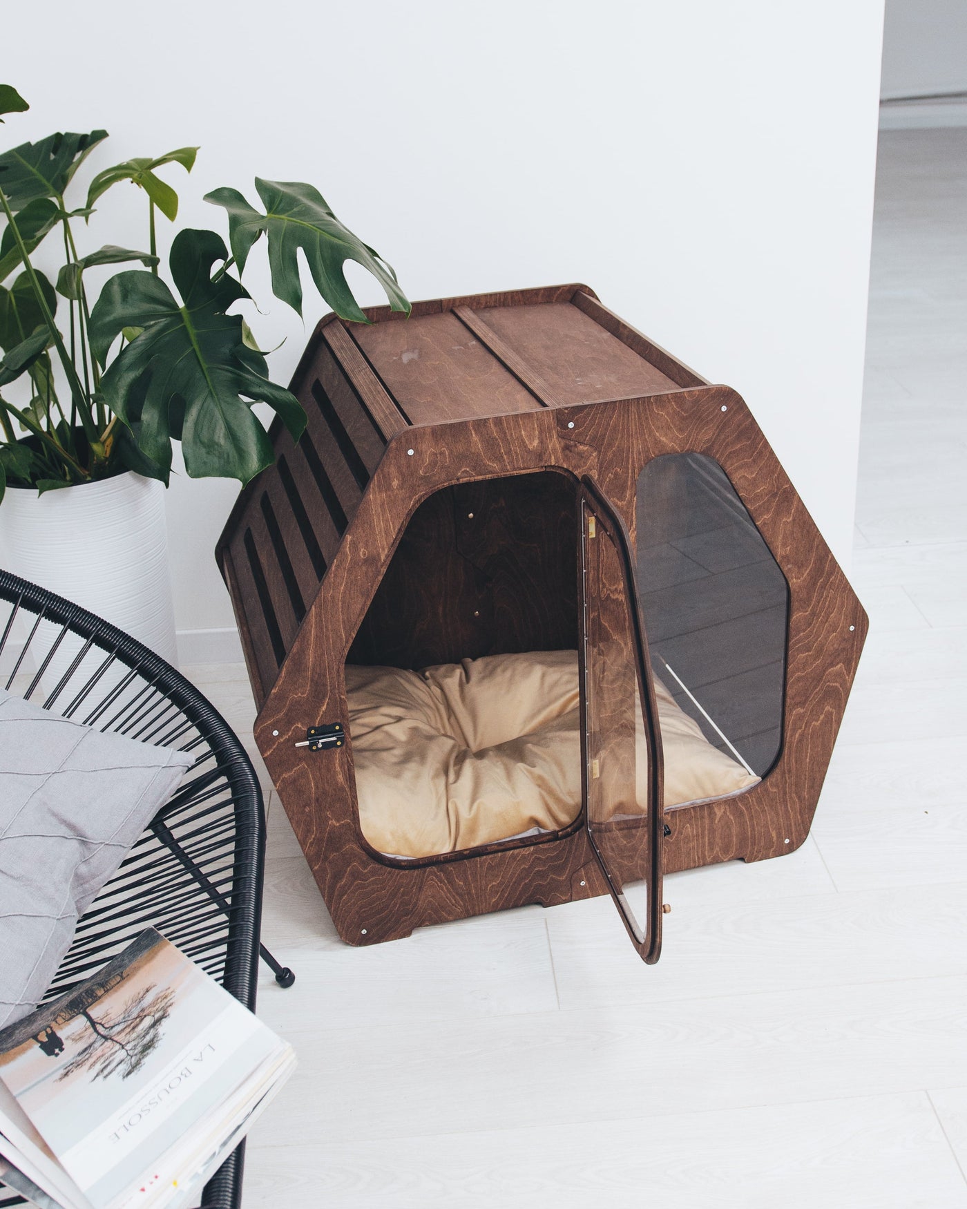 PET HOUSE Color Dark Walnut