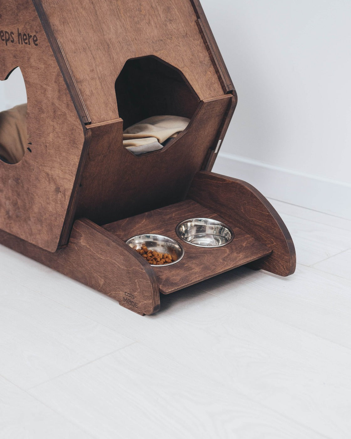 Cat House Stand