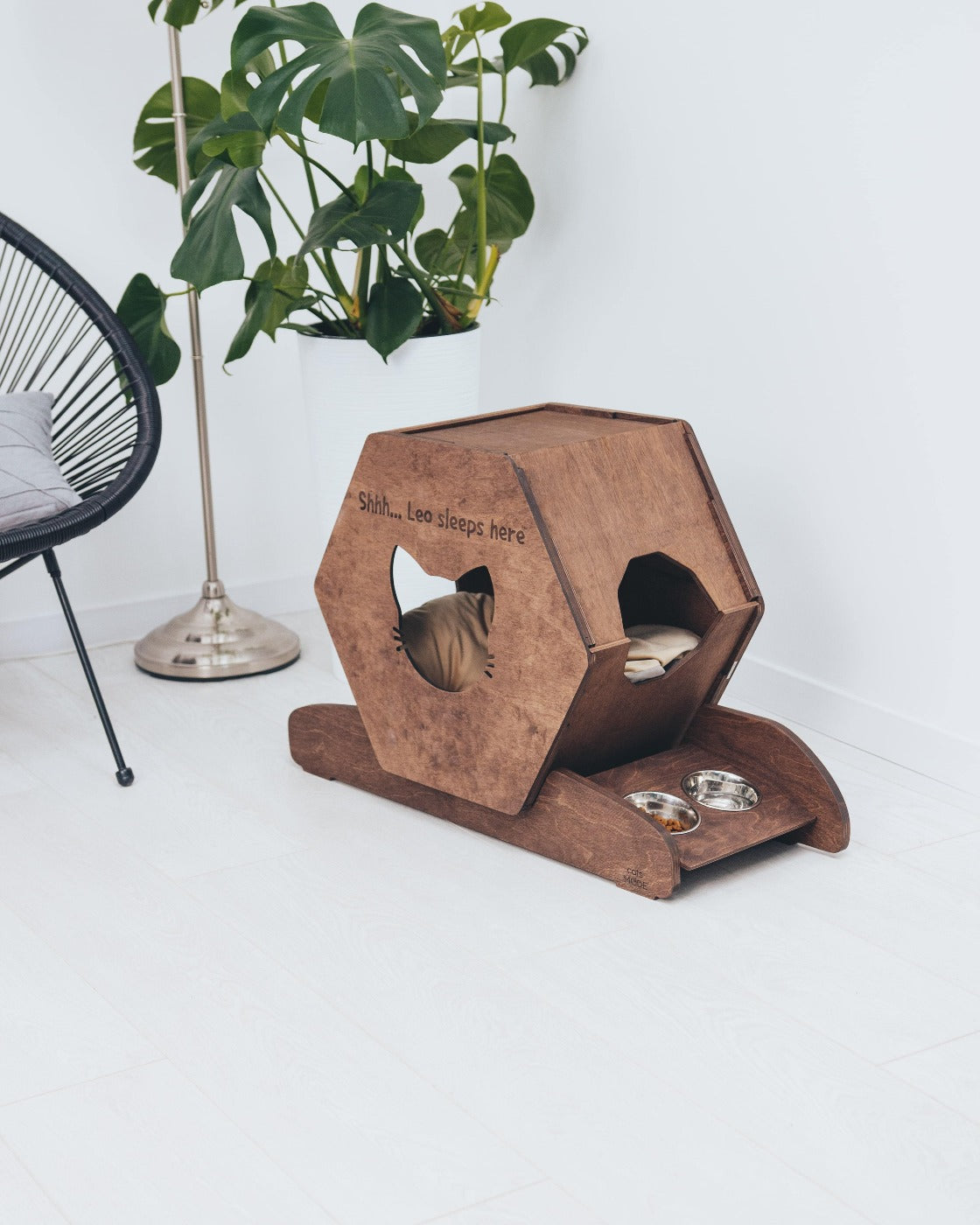 Cat House Stand
