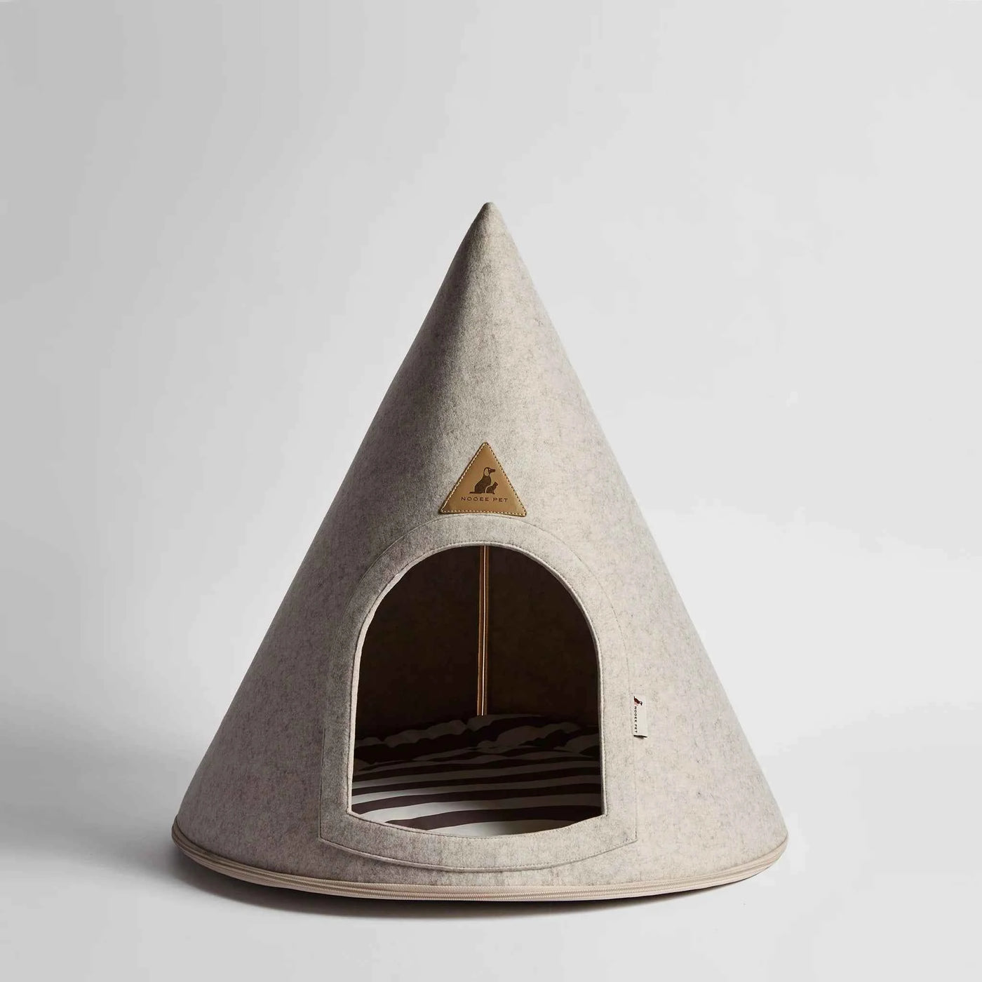Nooee Lucy felt cat cave in Cream/Brown, M size