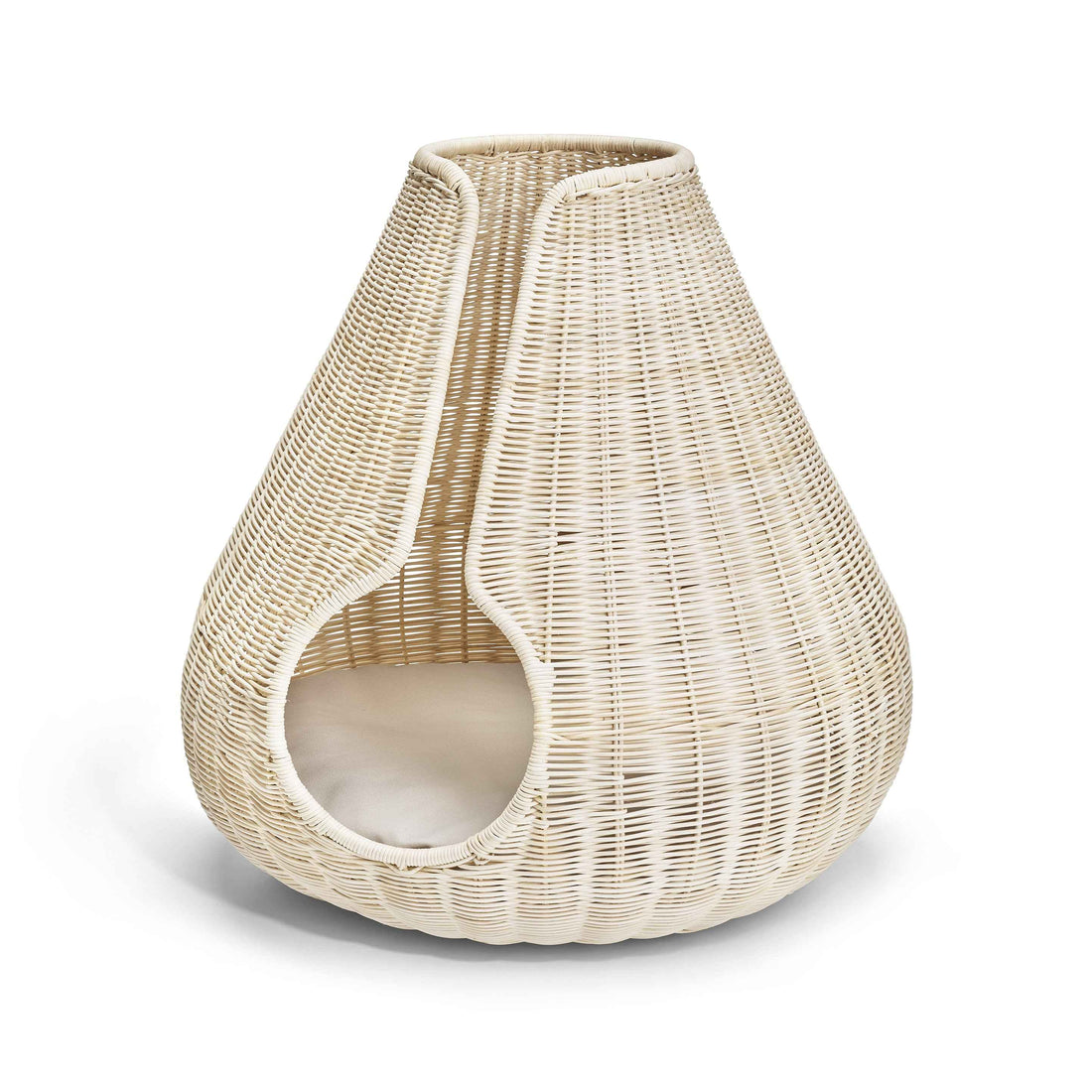 MiaCara Perla cat cave hand braided from natural rattan with a teardrop opening