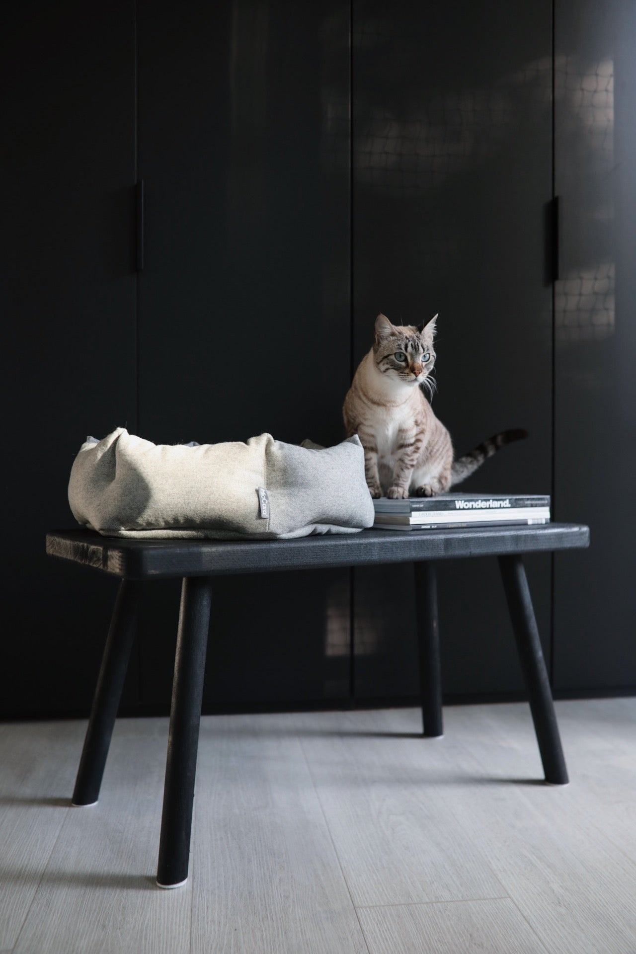 Calma Hexagon Cat Bed, Pebble