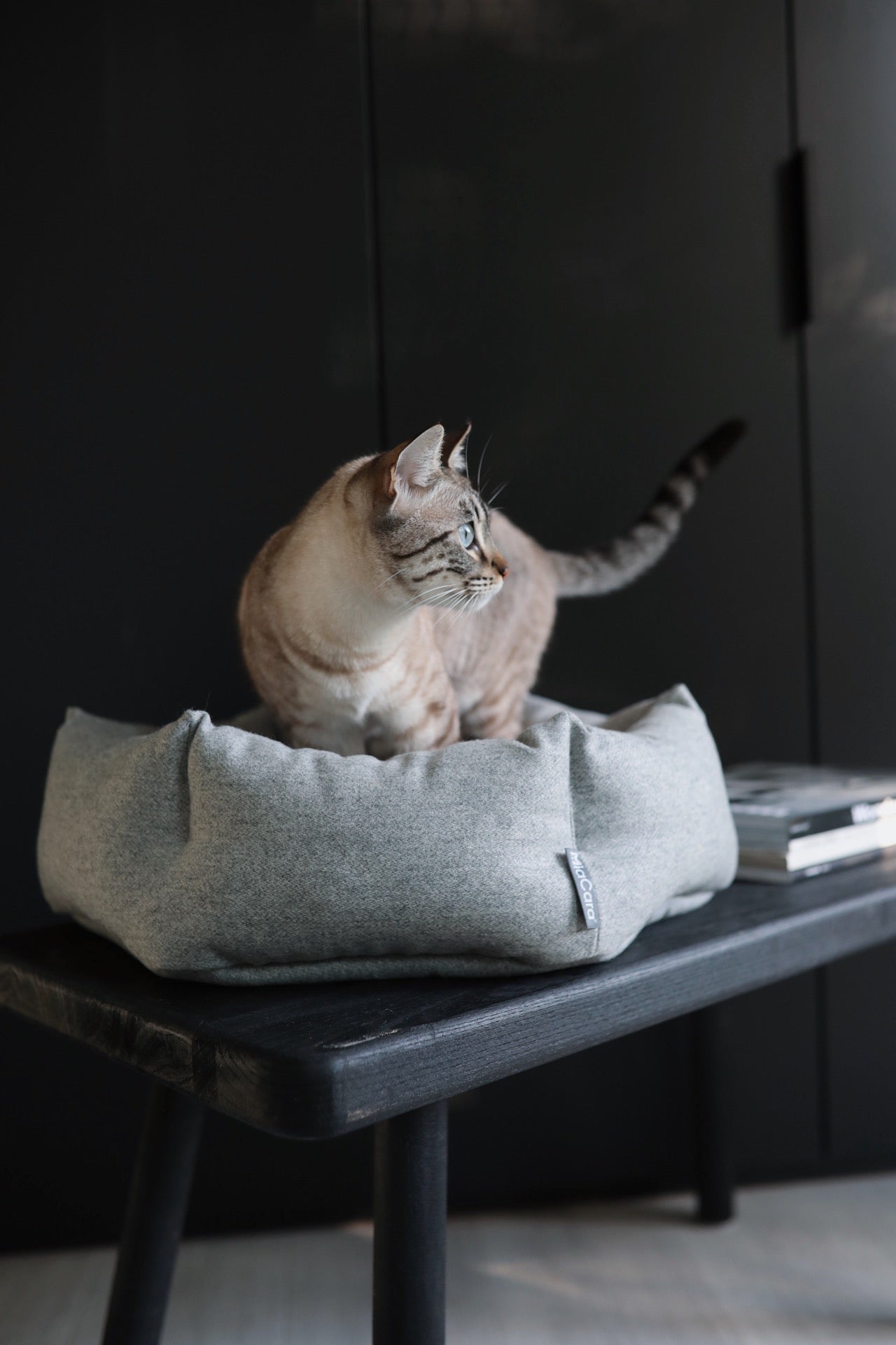 Calma Hexagon Cat Bed, Pebble