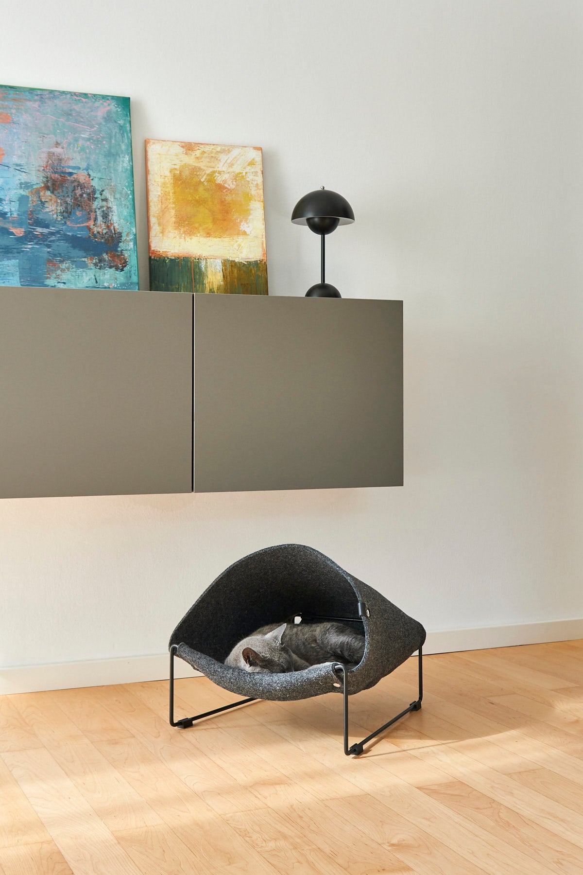 Loggia Cat Cave, Frame Black/Felt Black