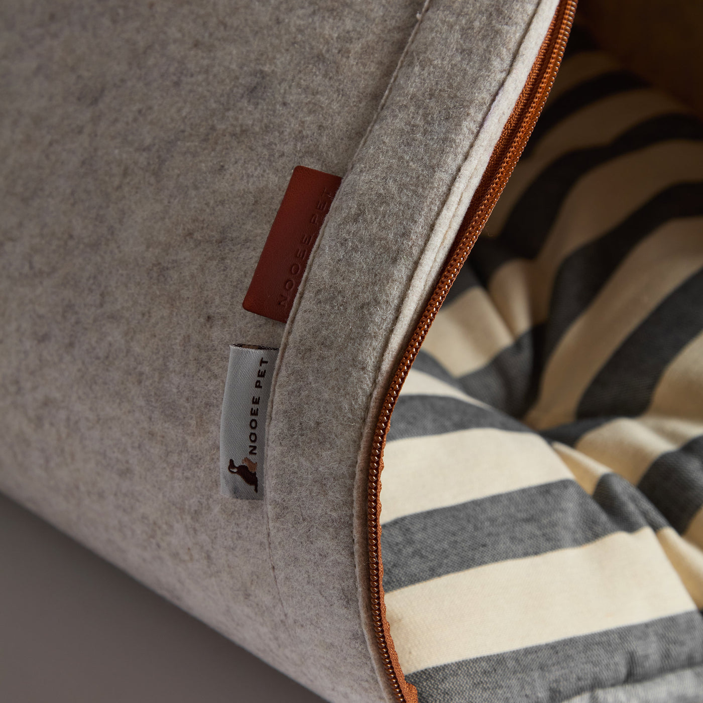 Nooee  felt cat cave in Cream