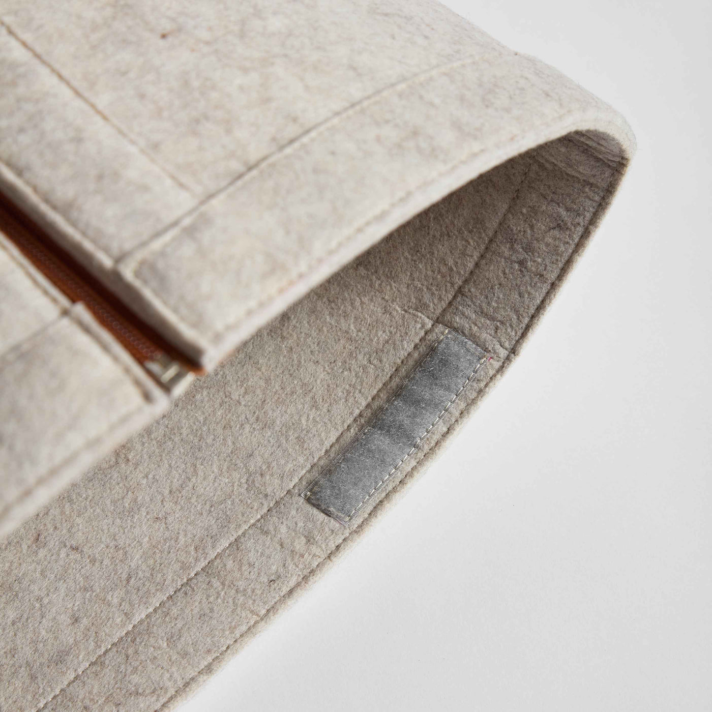 Nooee  felt cat cave in Cream