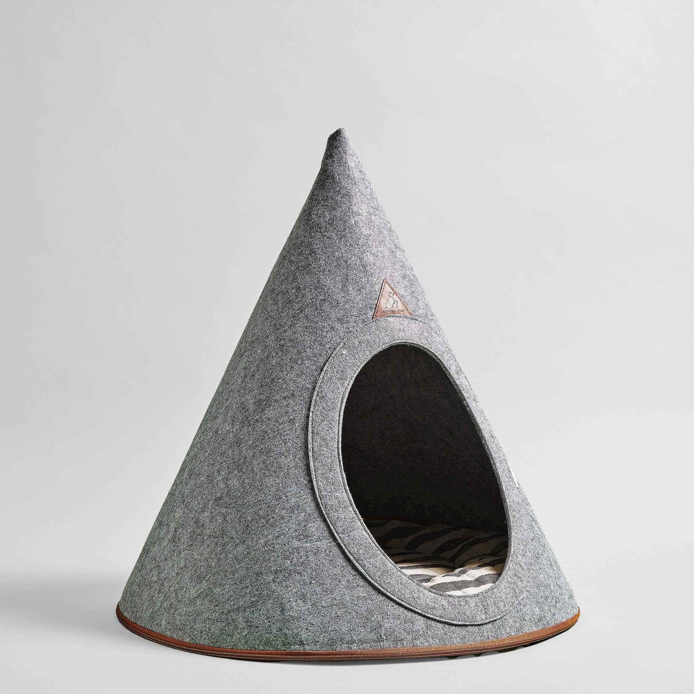 Nooee Buddy felt cat cave in Gray, L size