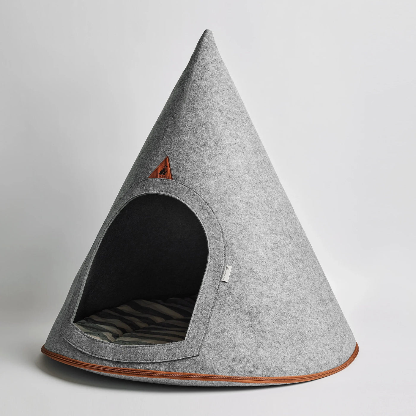 Nooee Harry felt cat cave in Gray, XXL size