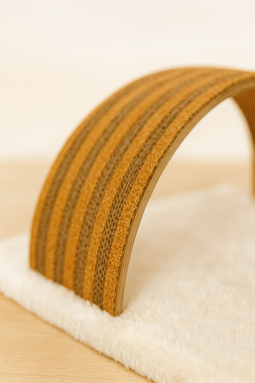 Estela Interactive Cork Scratching Post, view 7