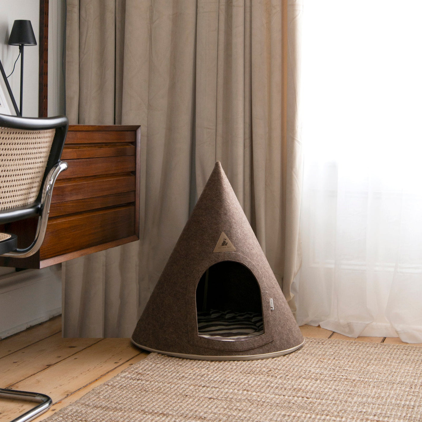 Nooee Lucy felt cat cave in Cream/Brown, M size