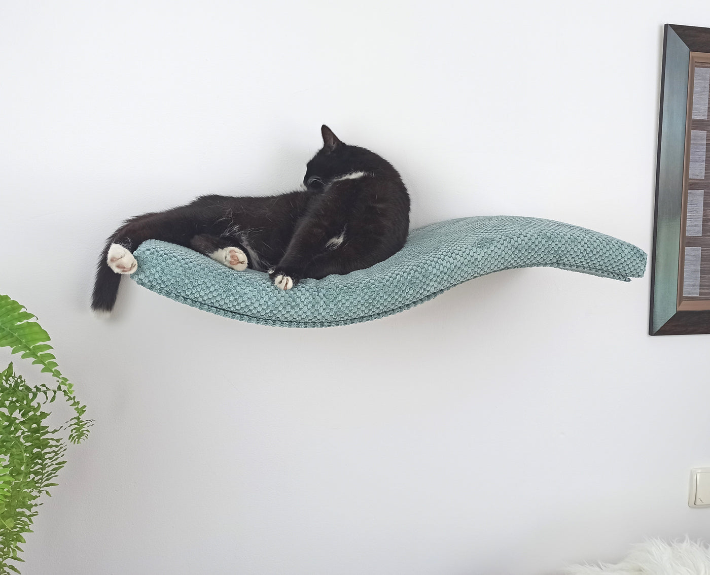 Wave Cat Wall Shelf, 75 cm Symmetrical Left by Cat's Atelier, view 9