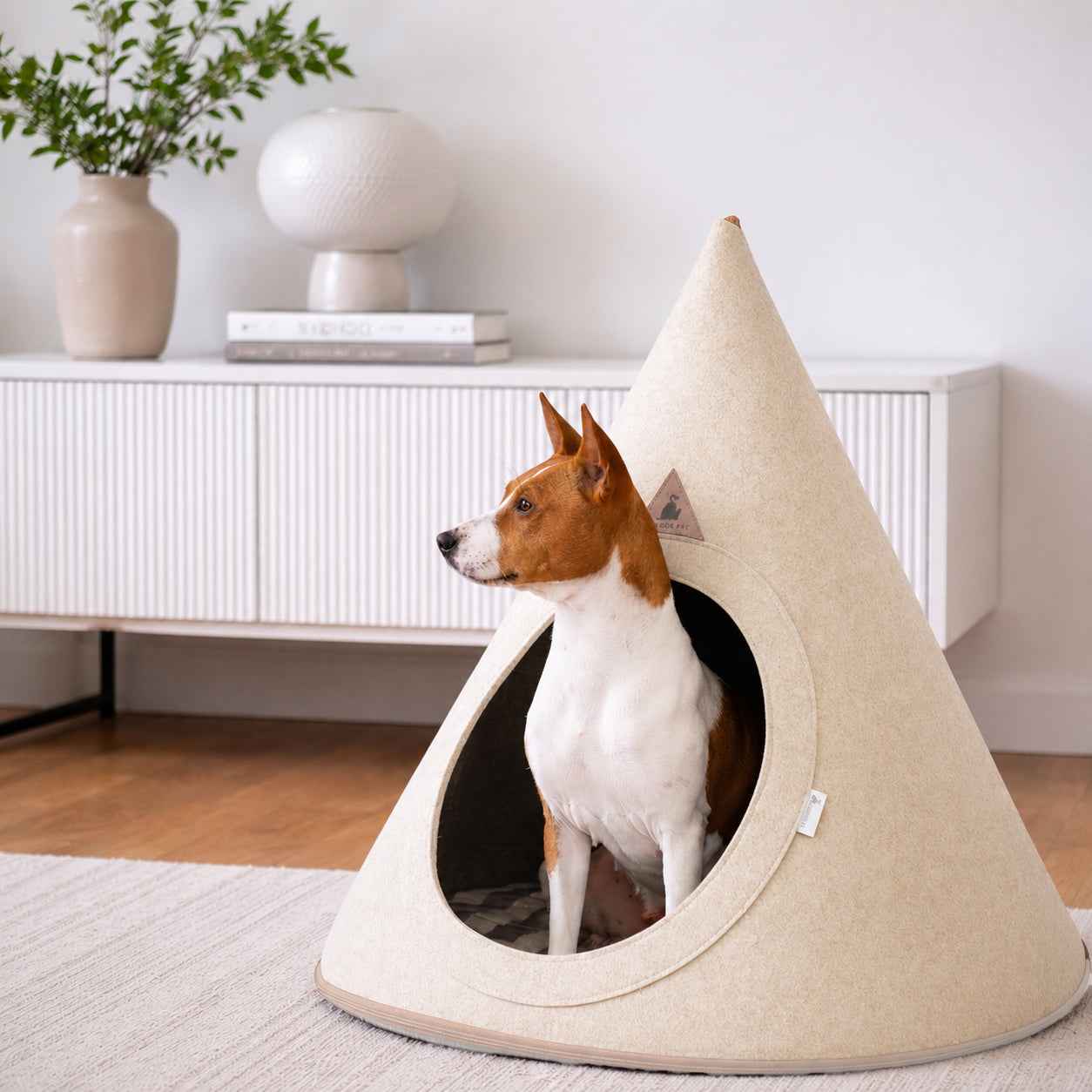 Nooee Buddy felt cat cave in Cream/Brown, L size