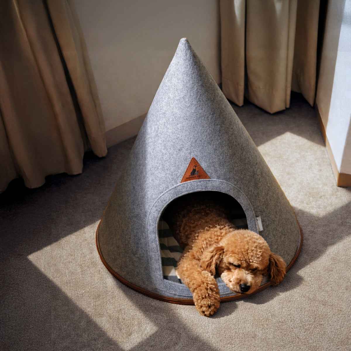 Nooee Lucy felt cat cave in Gray, M size