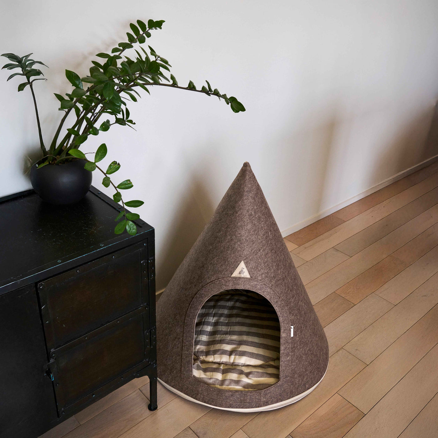 Nooee  felt cat cave in Brown